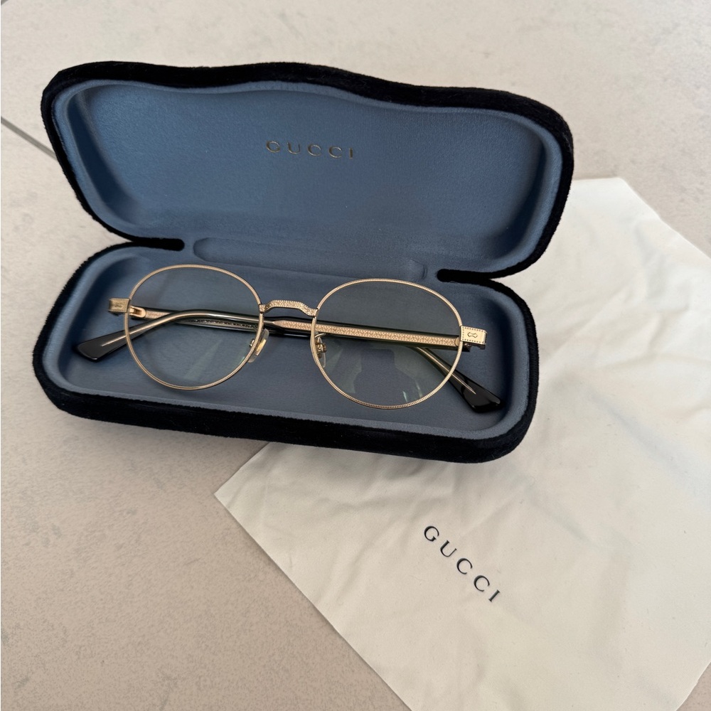 GUCCI unisex glasses